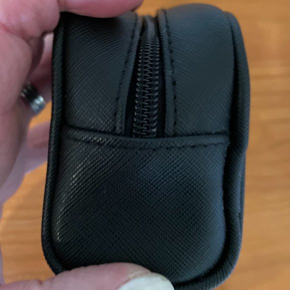 NWOT Michael Kors Cosmetic Bag - Picture 6 of 8